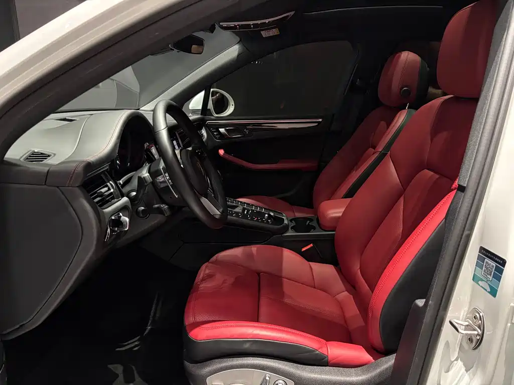 Porsche Macan — миниатюра 8