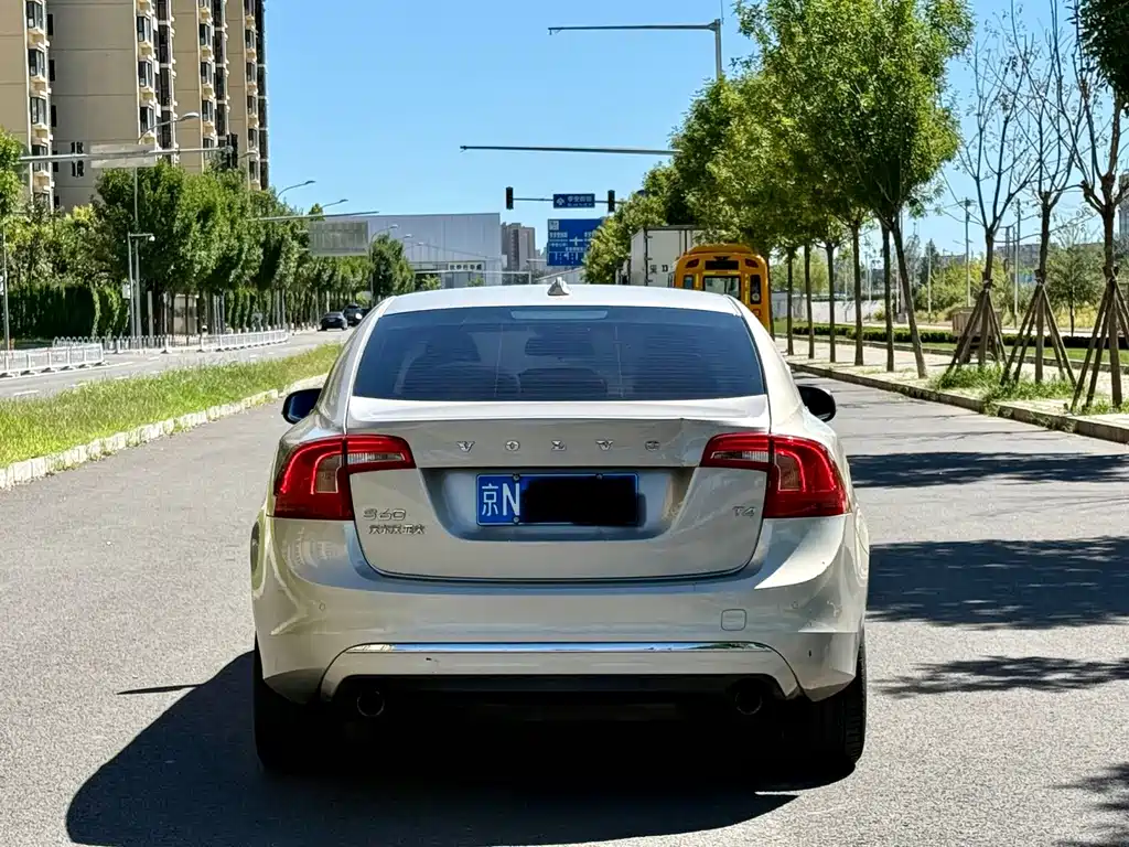 Volvo S60 — миниатюра 5