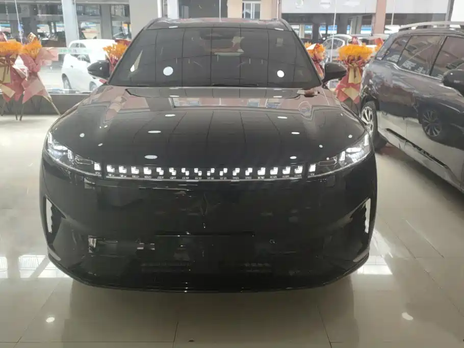 Dongfeng eπ008 2025 210Ultra 6 мест