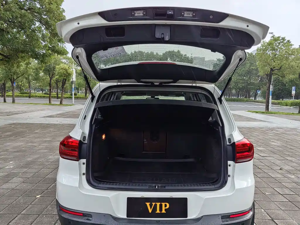 Volkswagen Tiguan — миниатюра 16