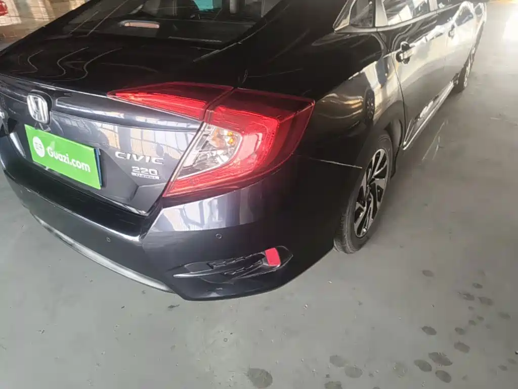 Honda Civic — миниатюра 8