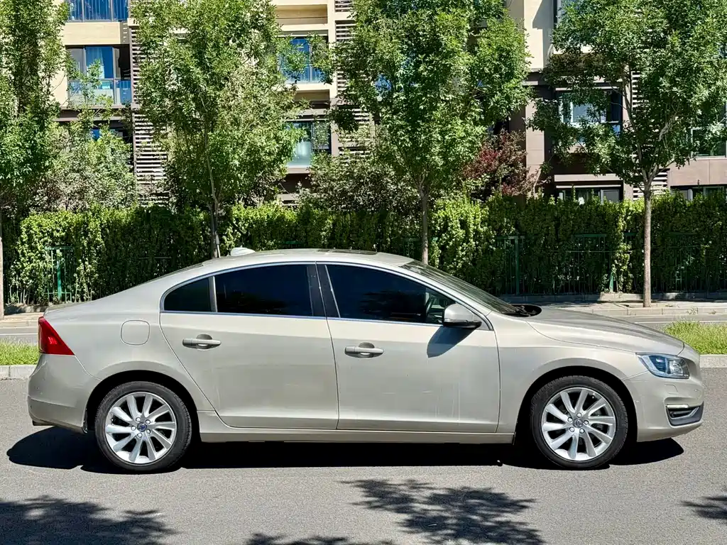 Volvo S60 — миниатюра 3