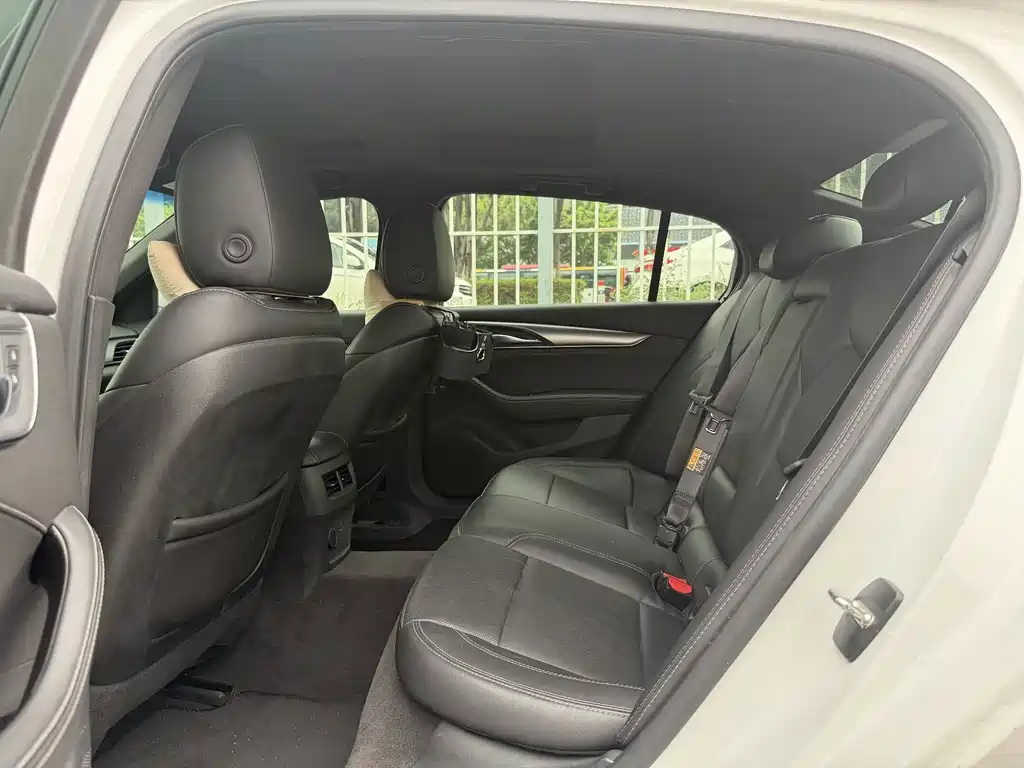 Cadillac CT5 — миниатюра 10