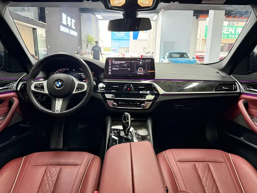 BMW 5 Series — миниатюра 6