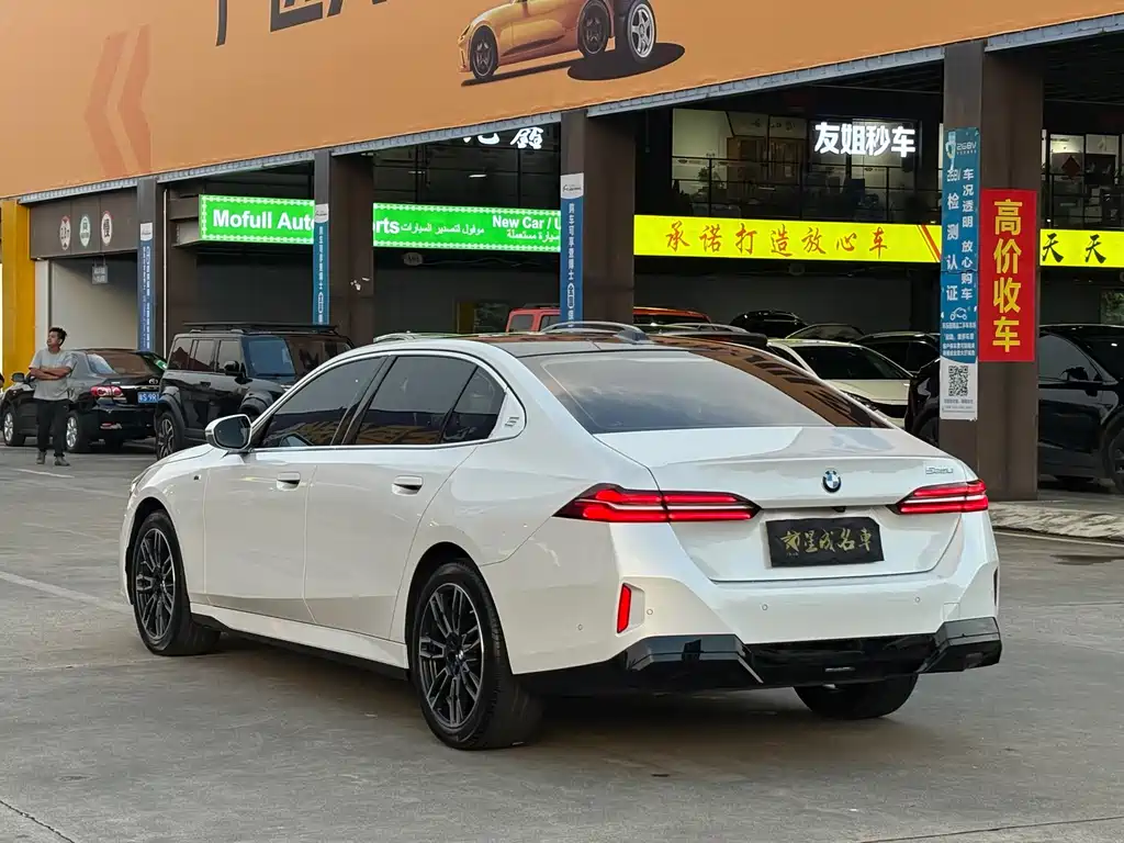 BMW 5 Series — миниатюра 20