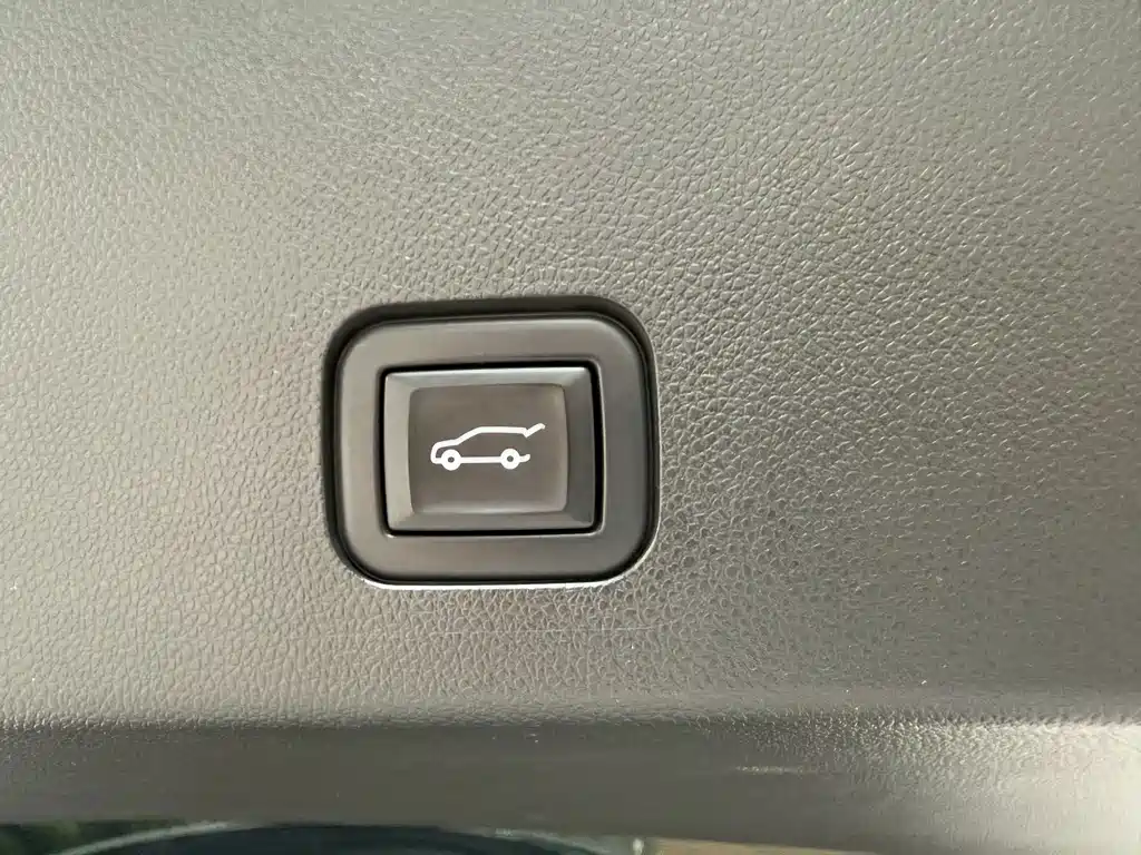 Cadillac XT6 — миниатюра 9