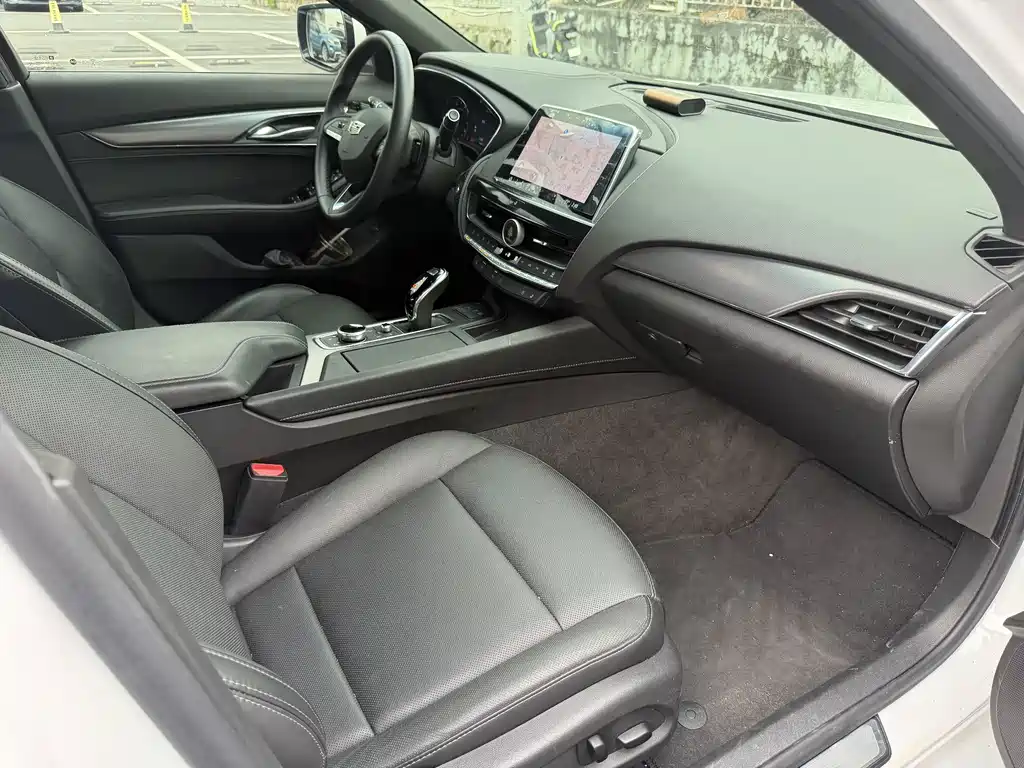Cadillac CT5 — миниатюра 12