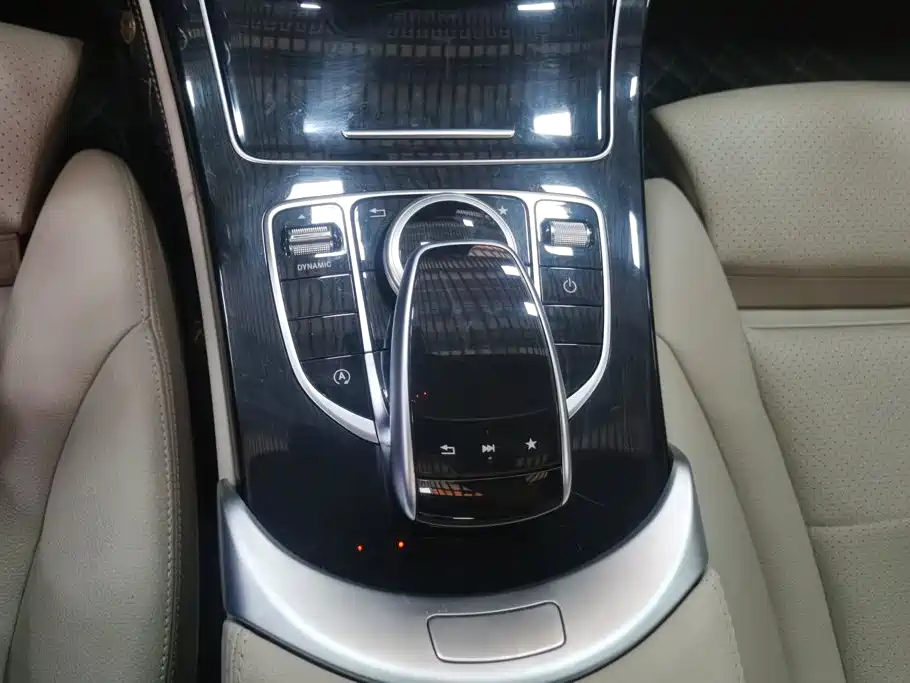 Mercedes-Benz C-Class — миниатюра 16