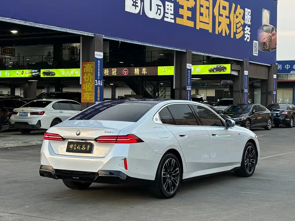 BMW 5 Series — миниатюра 18