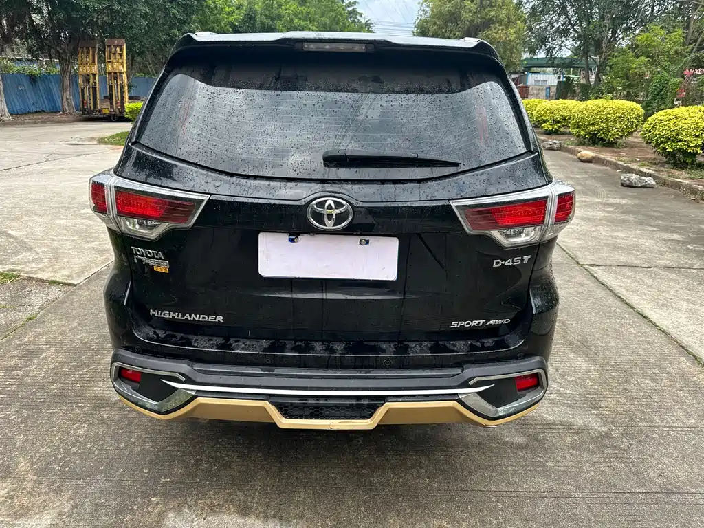 Toyota Highlander 2017 2.0T Luxury 7 мест