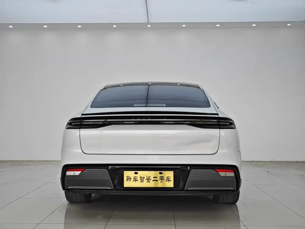 GEELY GALAXY GALAXY E8