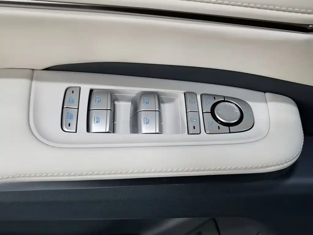 BYD Xia — миниатюра 9