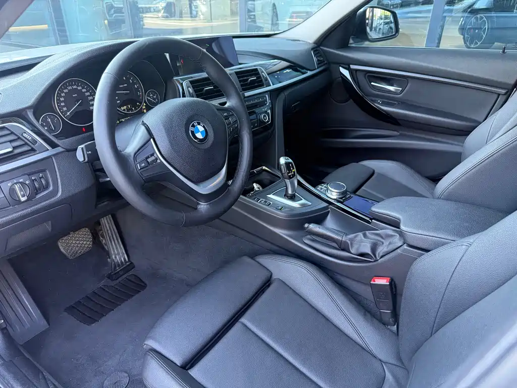 BMW 3 Series — миниатюра 4