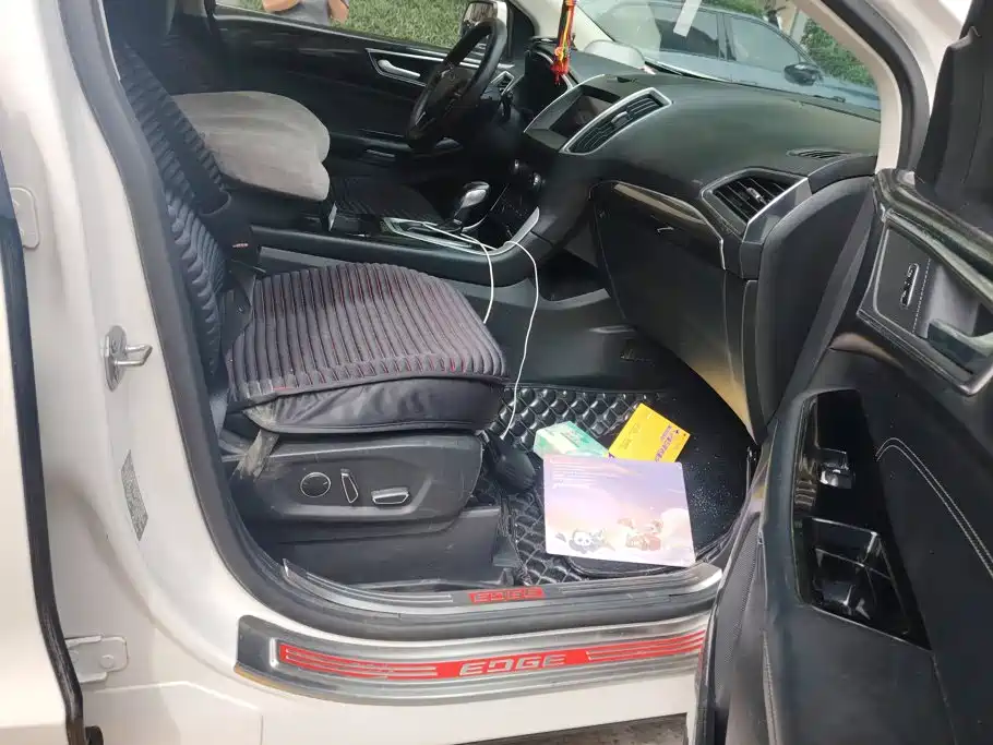 Ford Edge — миниатюра 8
