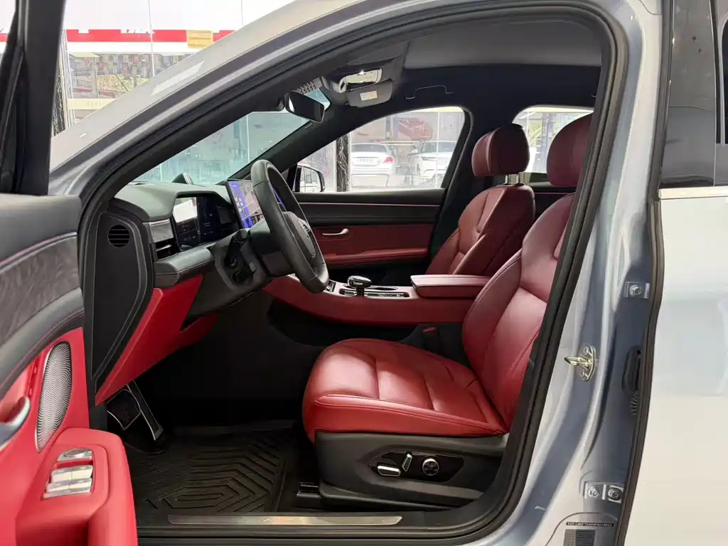 AITO ASK THE WORLD M5