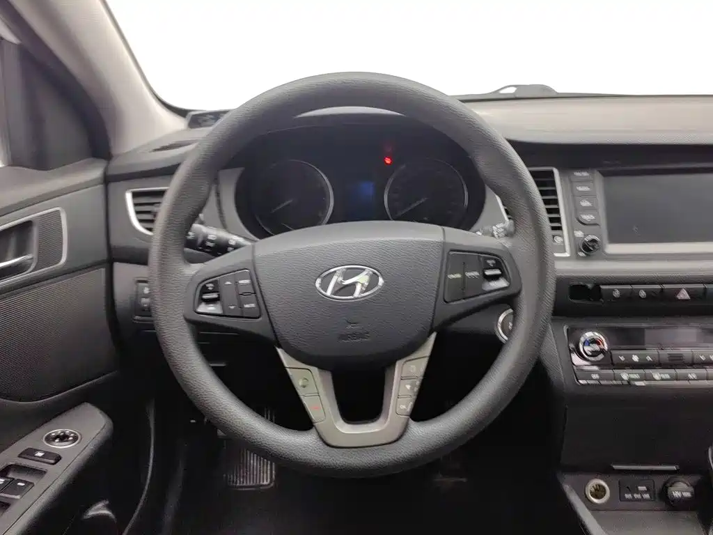 Hyundai Mistra — миниатюра 11