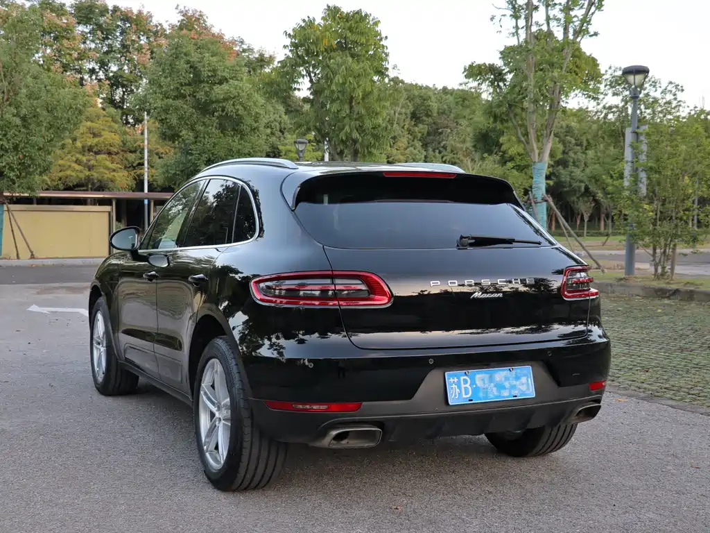 Porsche Macan — миниатюра 6