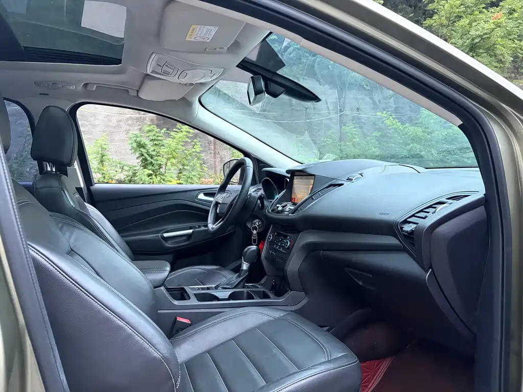 Ford Kuga — миниатюра 7