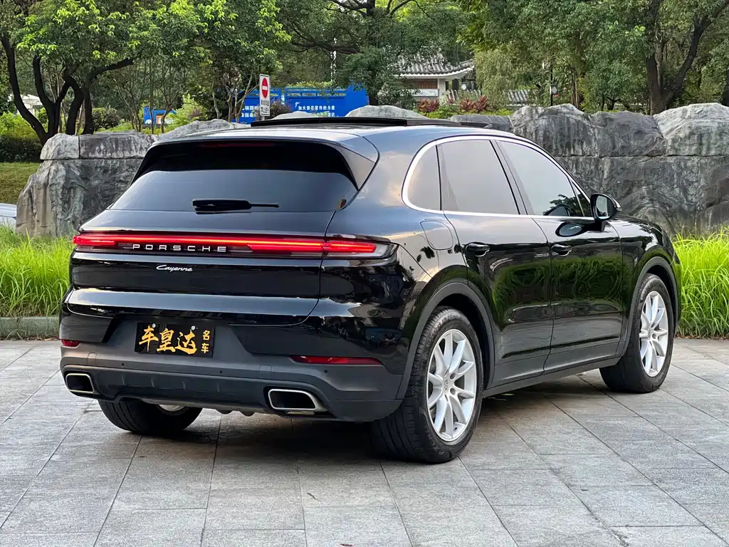 Porsche Cayenne — миниатюра 4