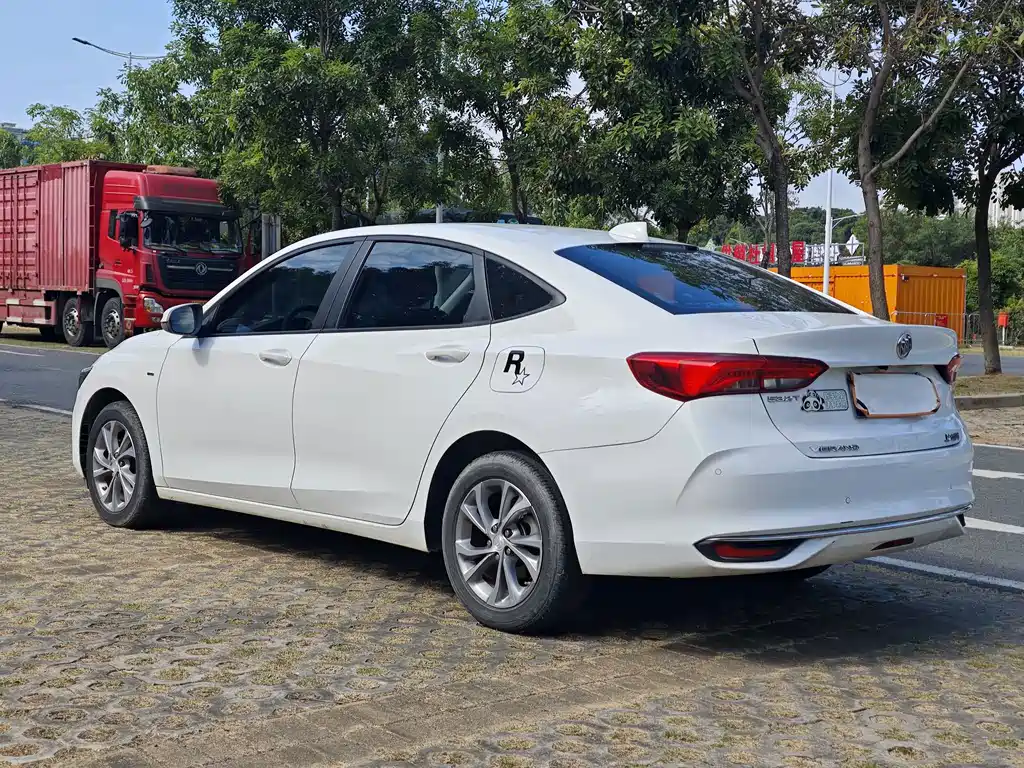 Buick Verano — миниатюра 7