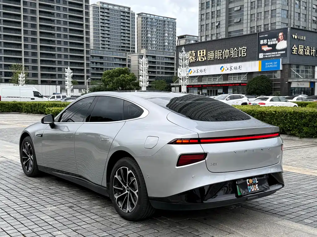 XPeng P7 — миниатюра 4