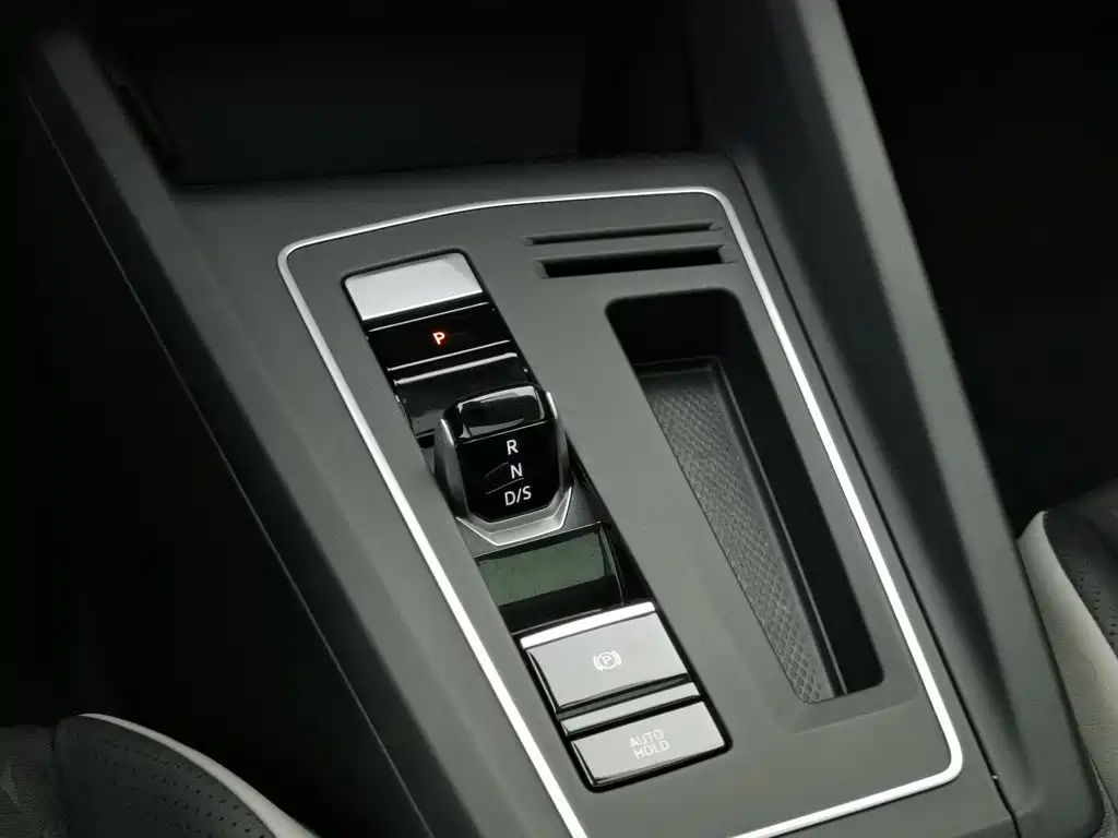 Volkswagen Golf — миниатюра 13