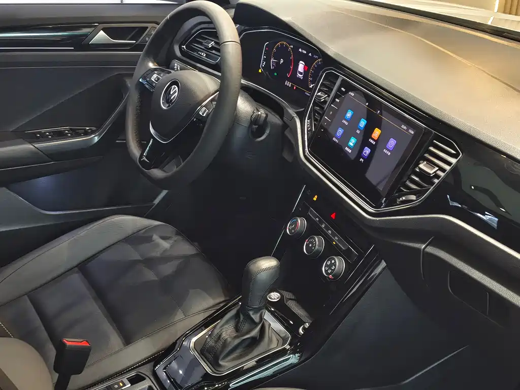 VOLKSWAGEN T ROC EXPLORING SONGS