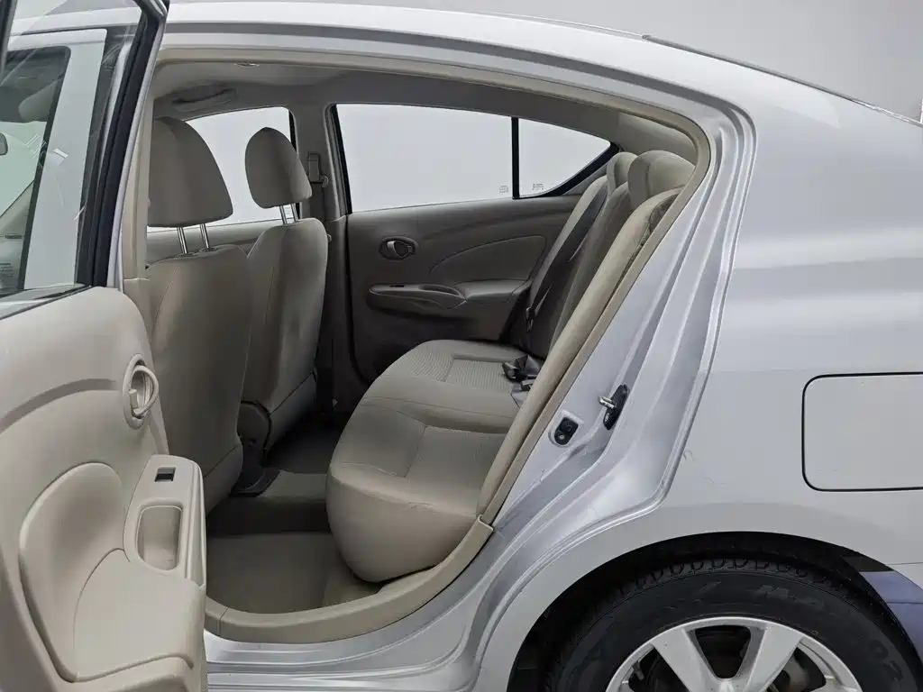Nissan Sunny — миниатюра 15