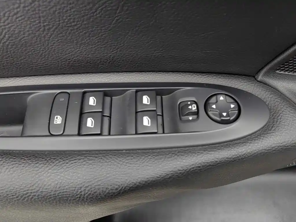 Citroen C4L — миниатюра 9