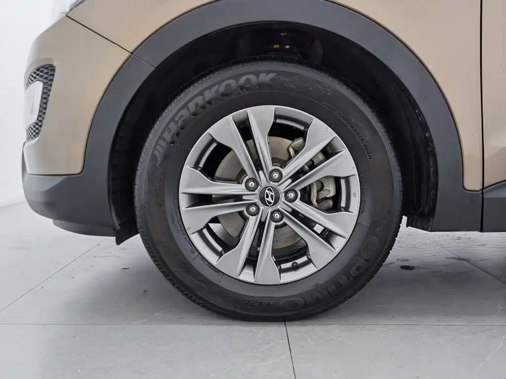 Hyundai Santa Fe — миниатюра 17