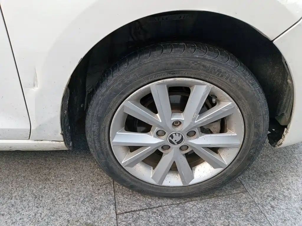 Skoda Rapid — миниатюра 24