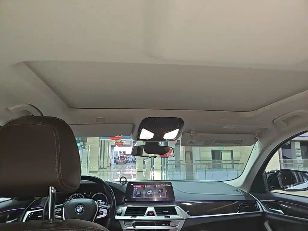 BMW 5 Series — миниатюра 18
