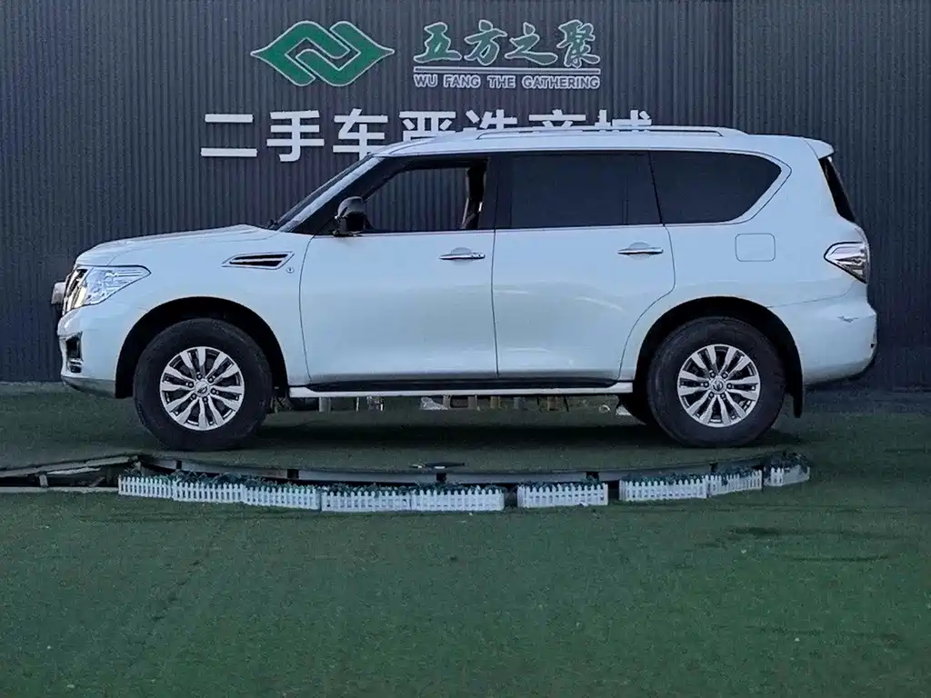 Nissan Patrol — миниатюра 17