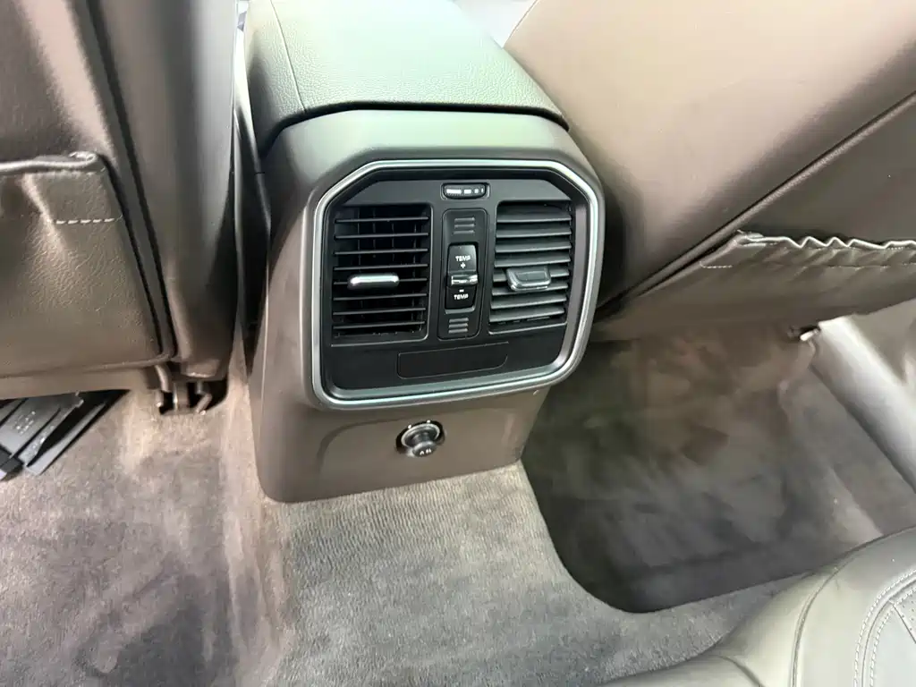 Porsche Macan — миниатюра 33
