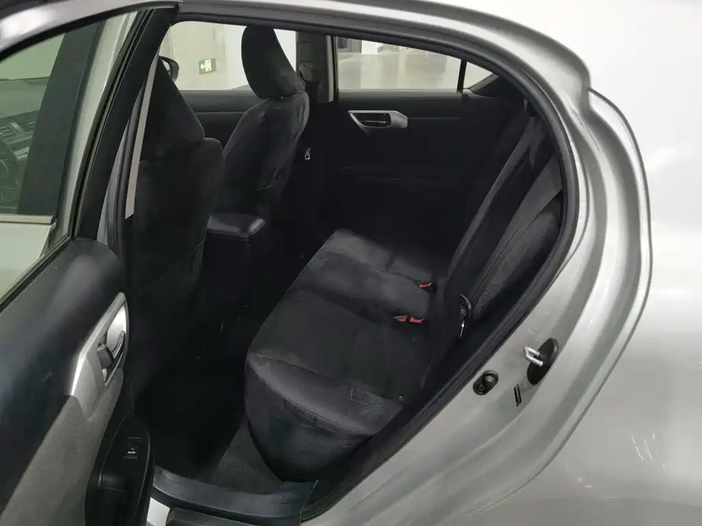 Lexus CT — миниатюра 15
