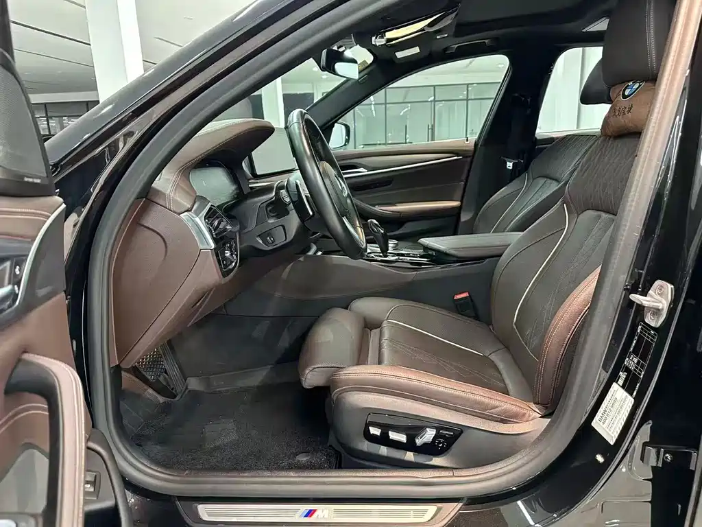 BMW 5 Series — миниатюра 4