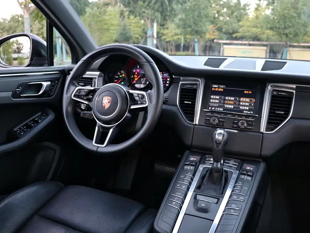 Porsche Macan — миниатюра 17