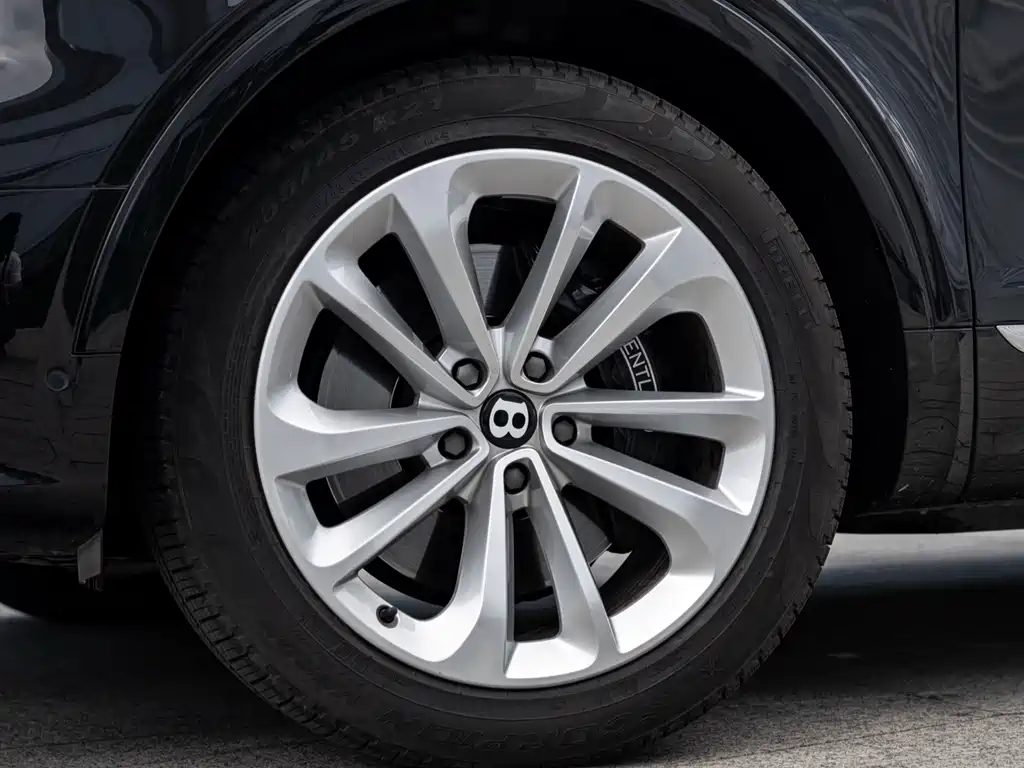 BENTLEY TIMYUE PLUG IN HYBRID