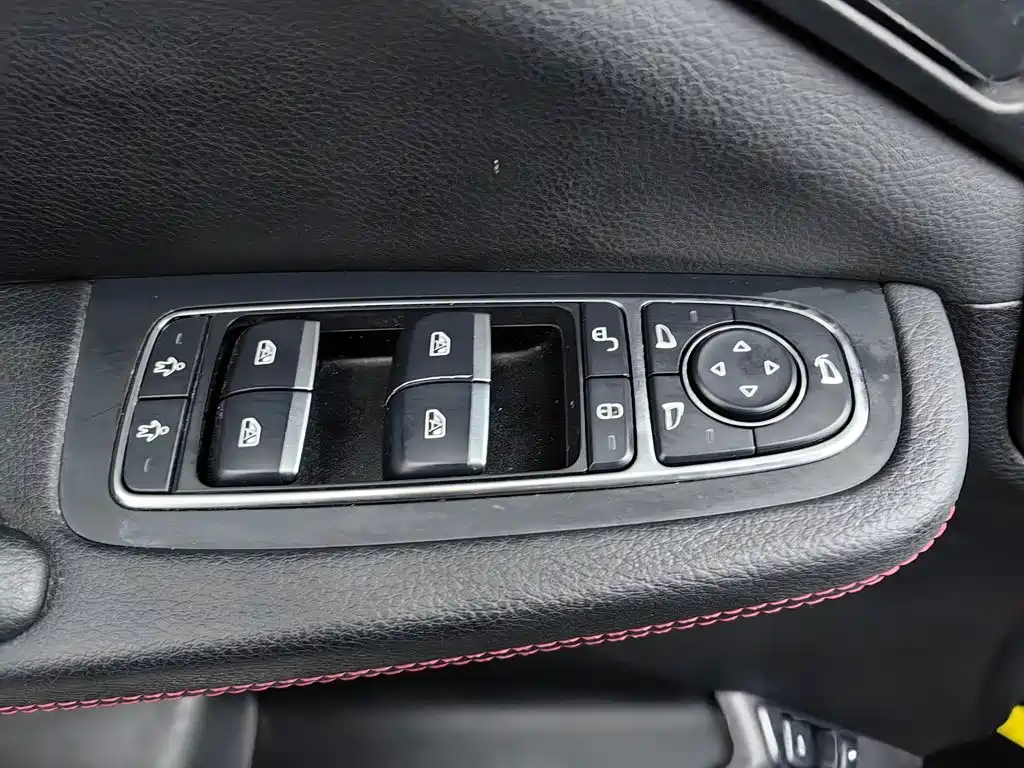 BYD Tang New Energy — миниатюра 9