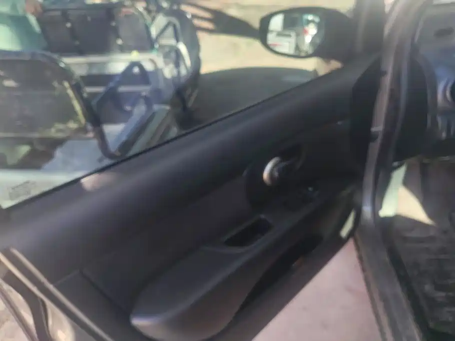Nissan Livina — миниатюра 7