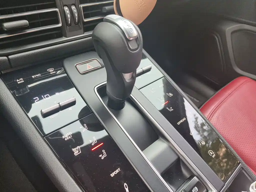 Porsche Macan — миниатюра 15