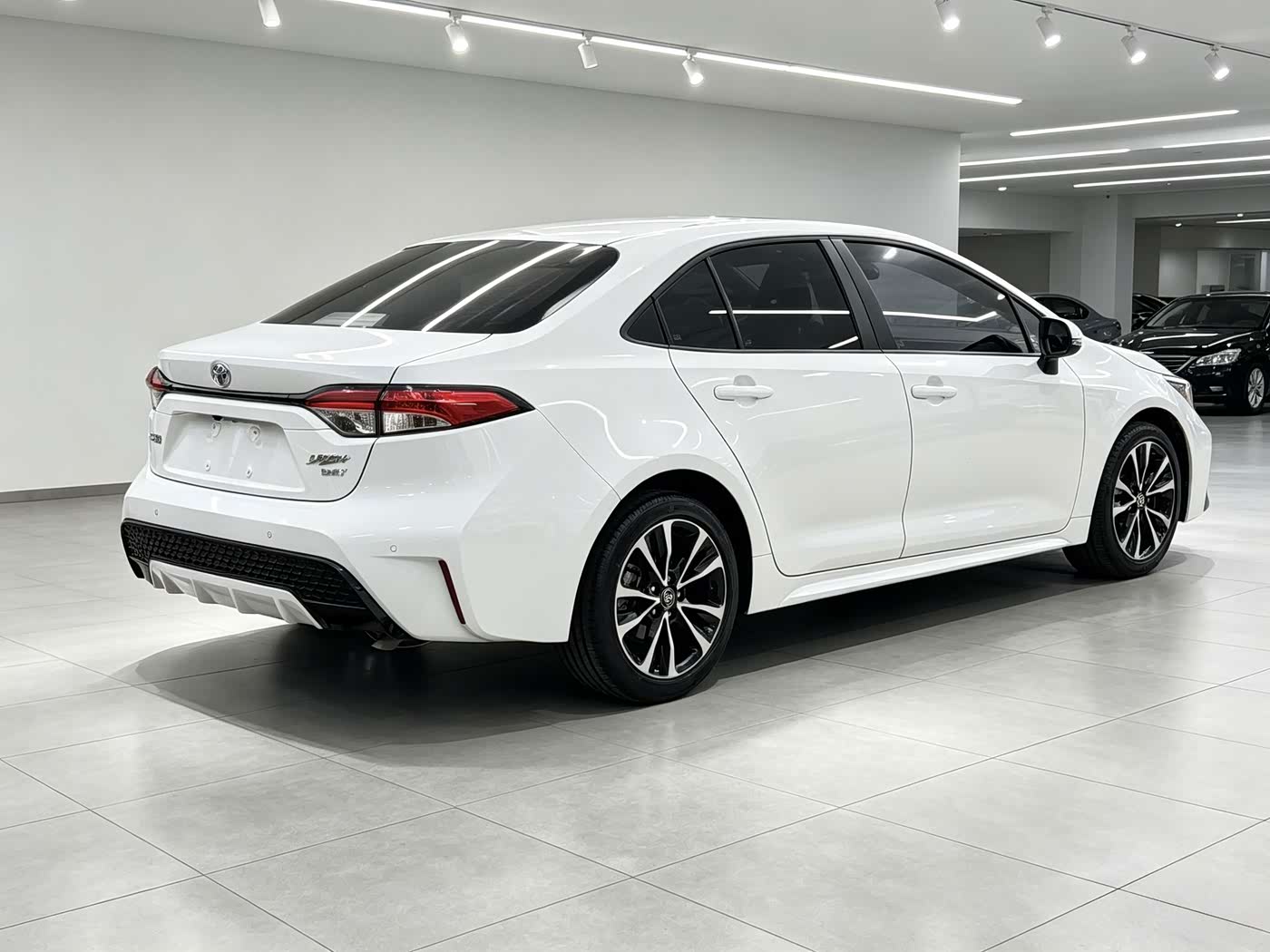 Toyota Levin 1.2 л 2023 г. Белый, пробег 18000 км
