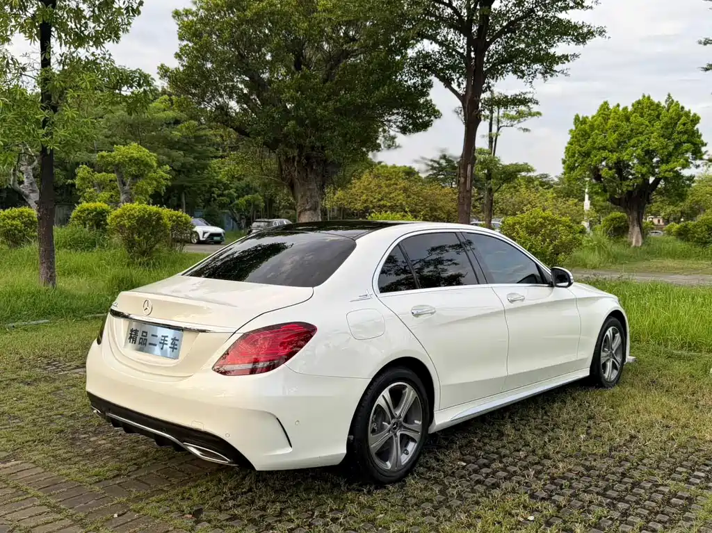 Mercedes-Benz C-Class — миниатюра 6