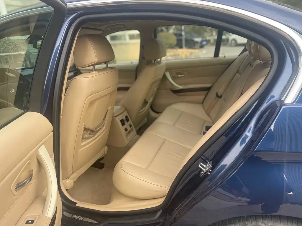 BMW 3 Series 3 2010 325i Luxury