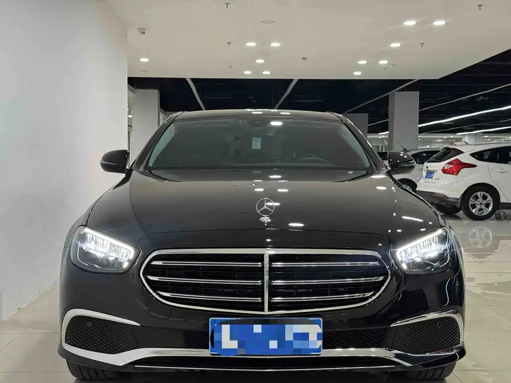 Mercedes-Benz E-Class — миниатюра 2