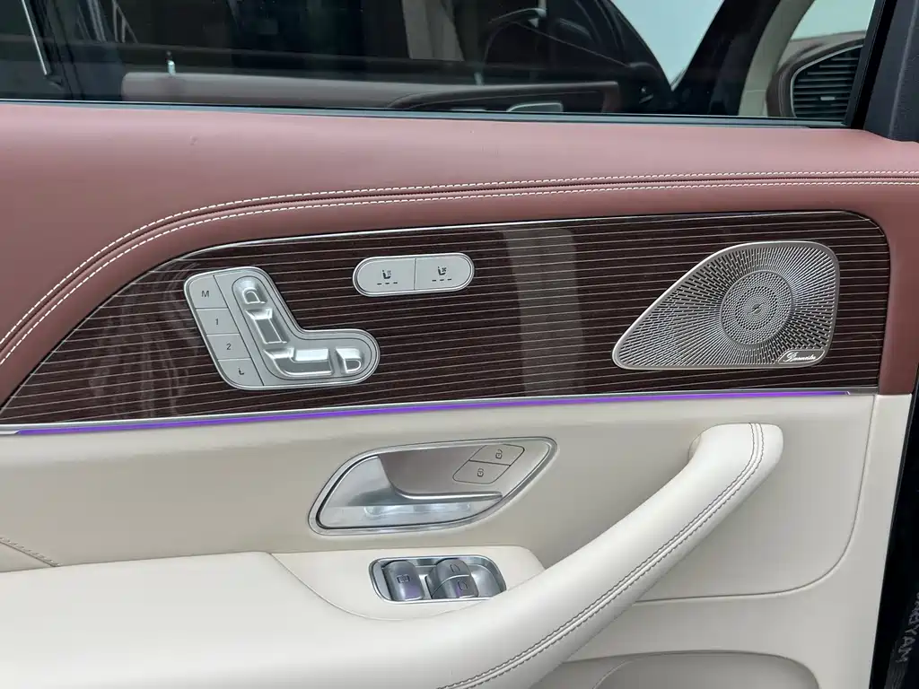 Mercedes-Benz GLS — миниатюра 18
