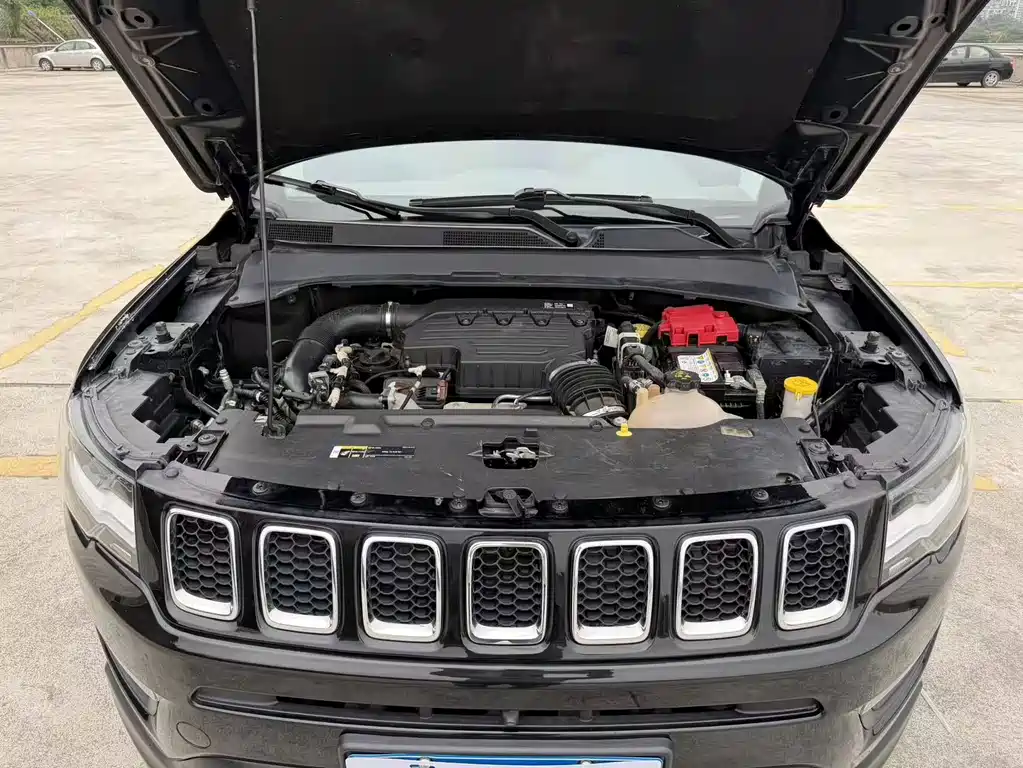 Jeep Compass — миниатюра 13
