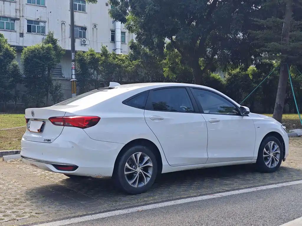 Buick Verano — миниатюра 9