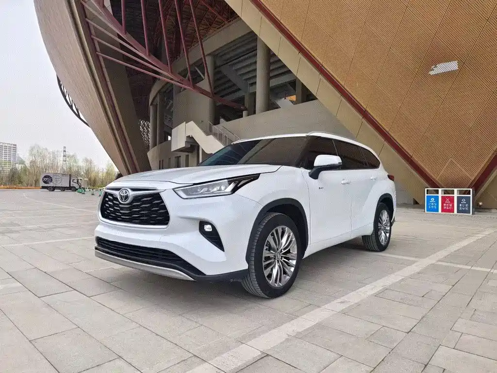 Toyota Highlander 2025