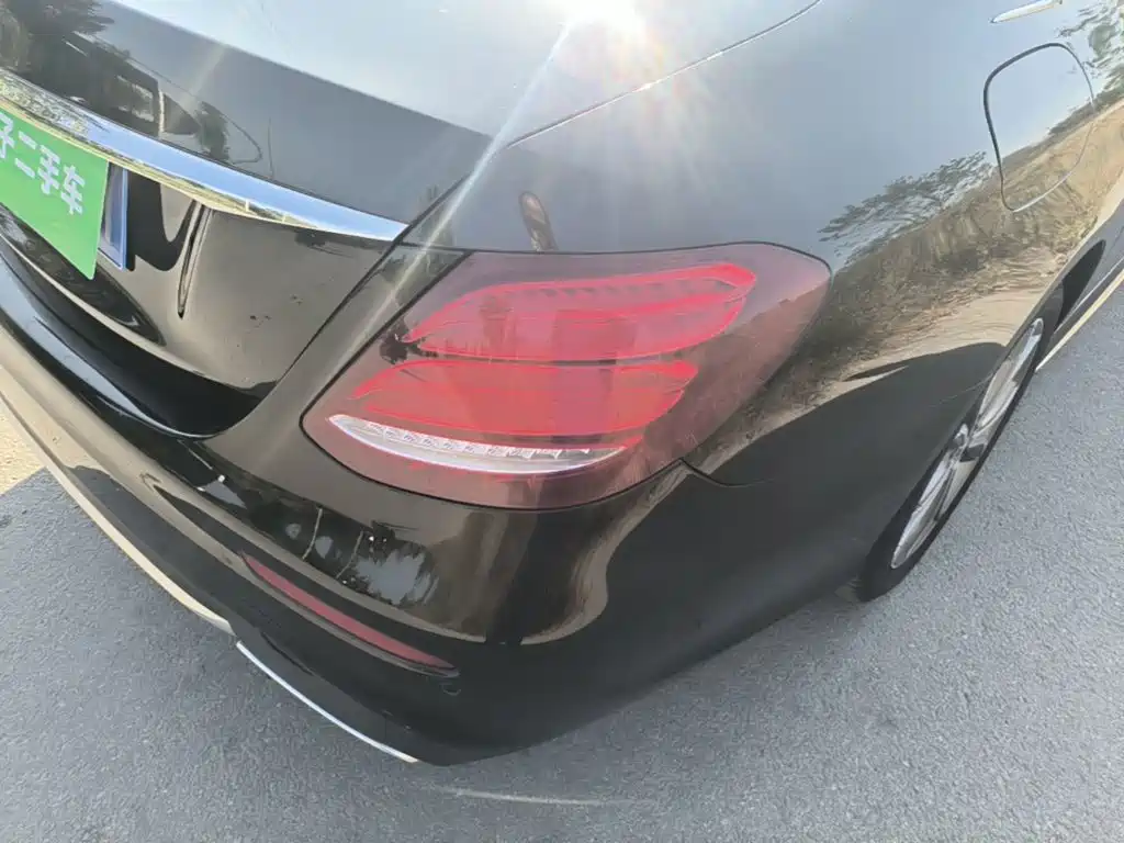 Mercedes-Benz E-Class — миниатюра 8